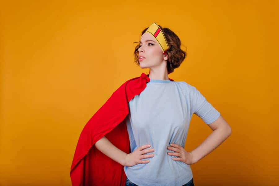 que es una superheroina